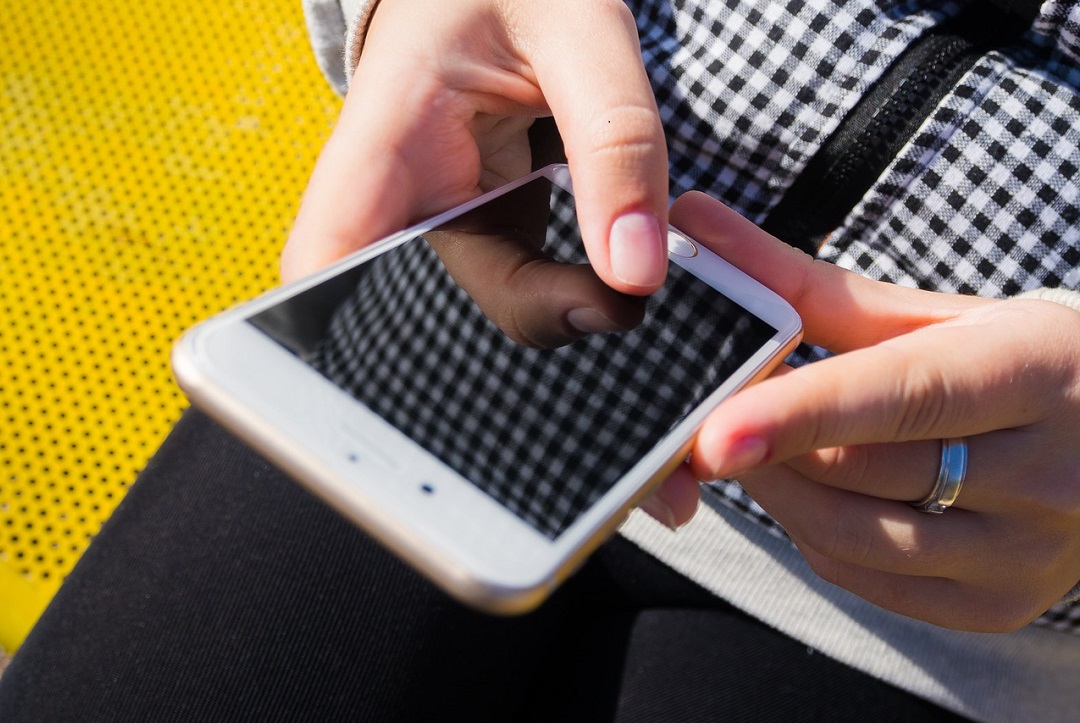 30 Ways to Stop Checking Your Phone All the Time