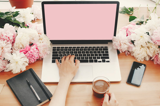 Refresh Your Digital Space: Spring Cleaning Tips for a Tidy Online Life