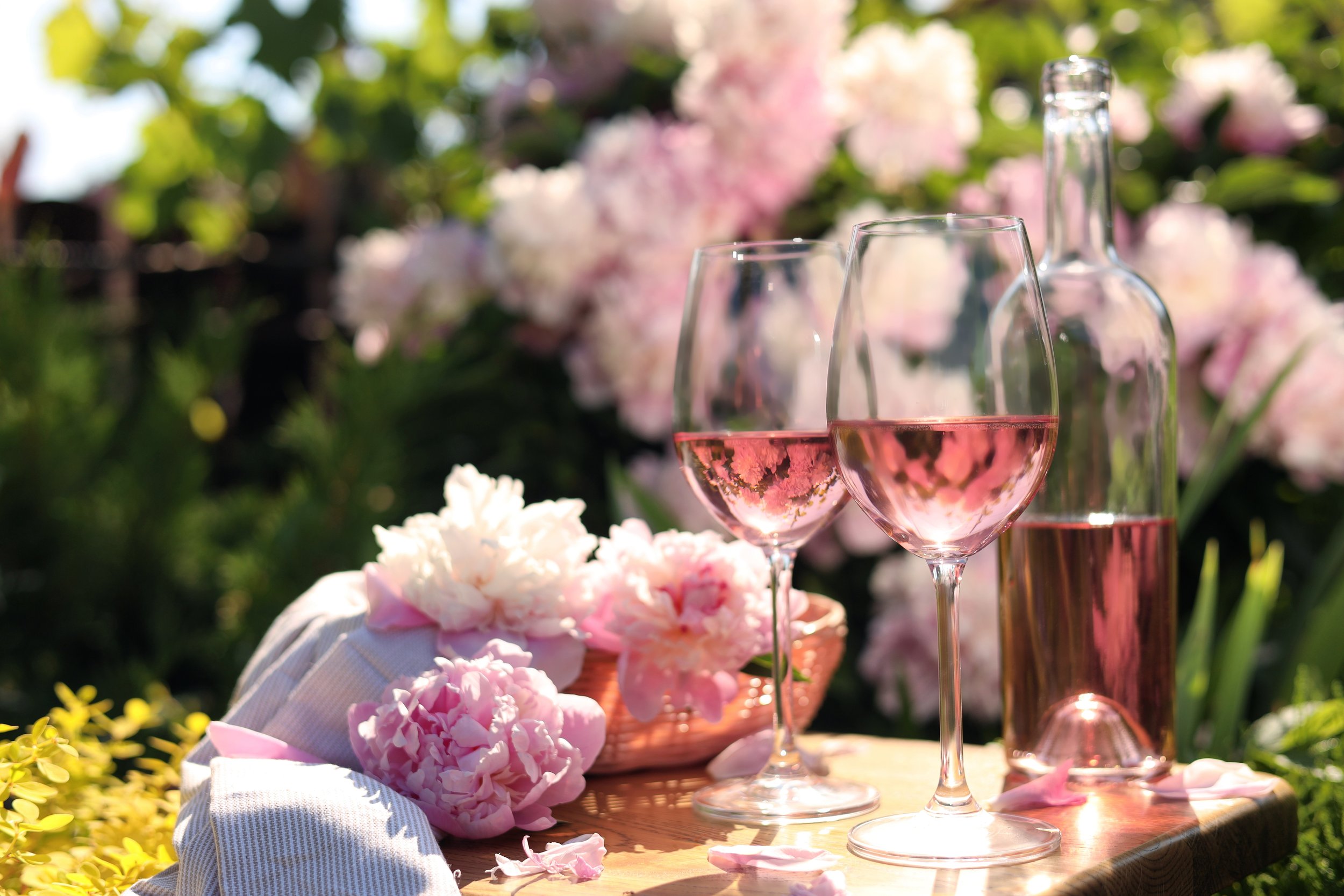 Spring Wine Tasting: Exploring New Varietals to Inspire Your Artistic Palette
