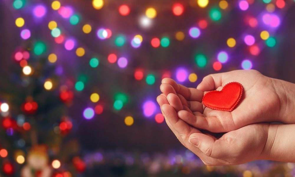 What Are Some Ways To Give Back This Holiday Season?