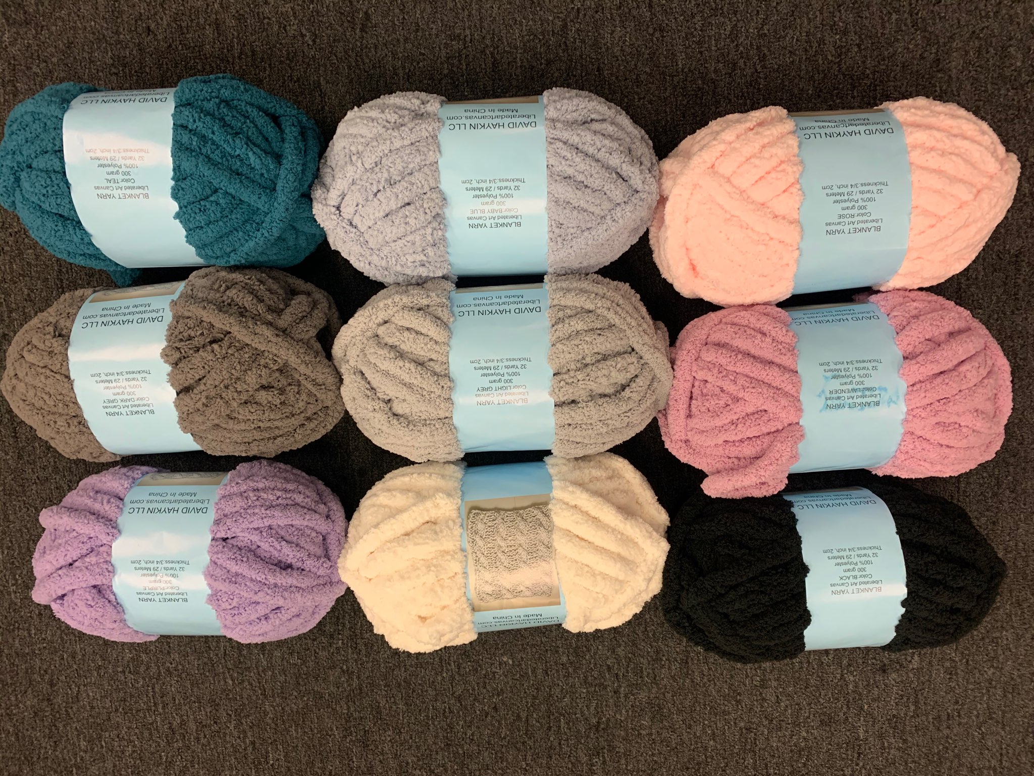 Chunky Yarn Blanket: December - Studio Vino Paint & Sip