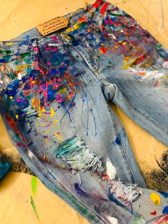 How to Get Acrylic Paint Out of Clothes